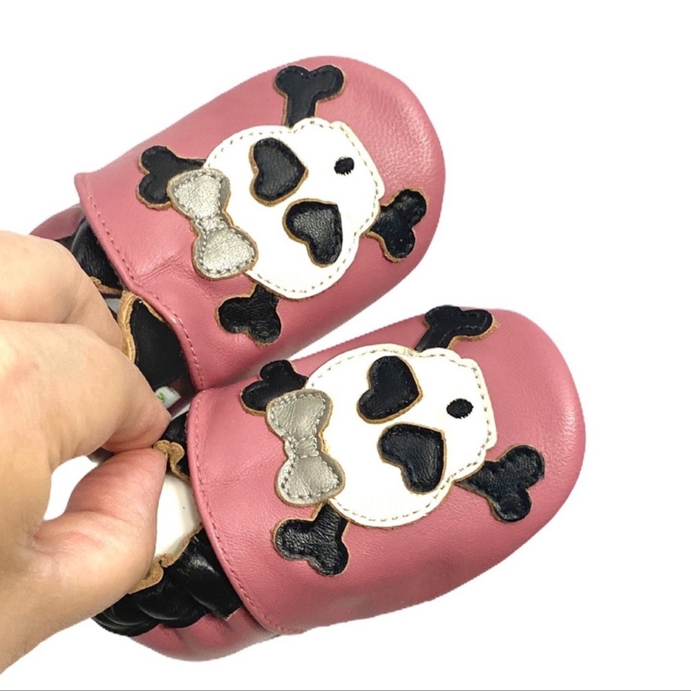 Momo Soft Sole Leather Baby Shoes Pink Skull Bow Size 12 to 18 months - Picture 2 of 14